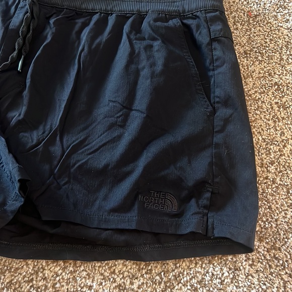 The north face shorts - Picture 2 of 6